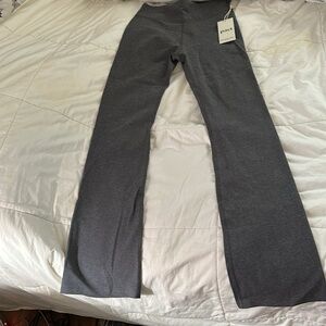 Pact Gray Leggings with Form-Fitting Design
